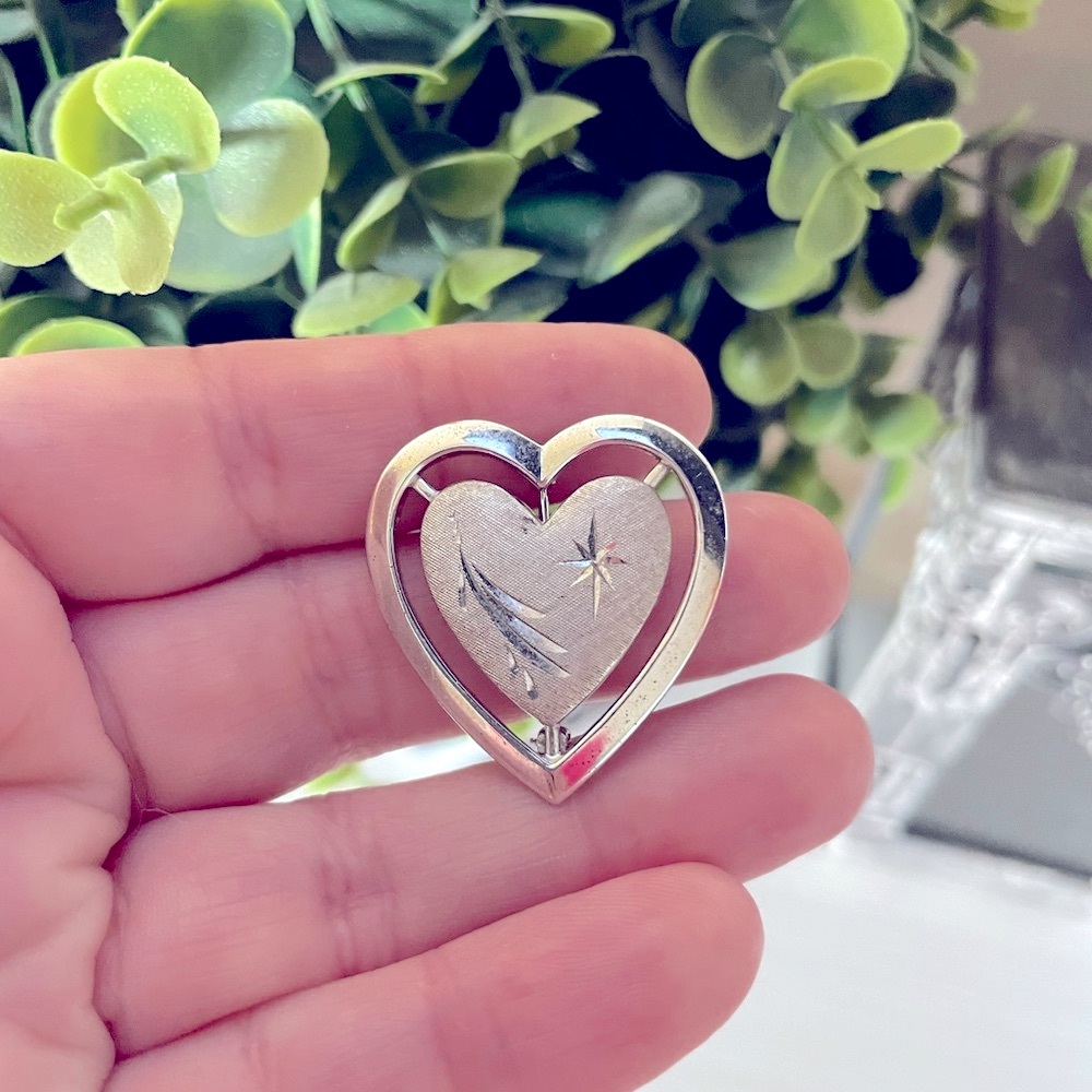 Vintage Tru-Kay TK Sterling Silver 925 etched engraved floating Heart Brooch Pin